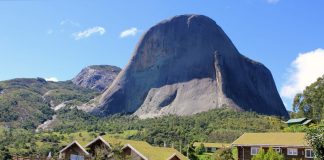 Explore a beleza de Pedra Azul